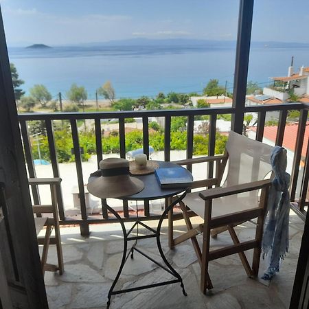 Lilian Beachfront Apartments Нео Клима Екстериор снимка