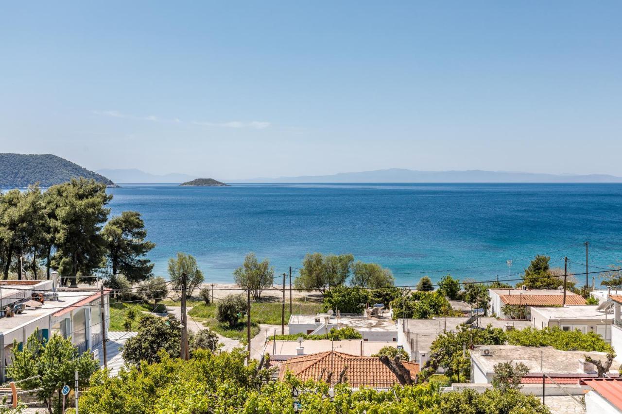 Lilian Beachfront Apartments Нео Клима Екстериор снимка