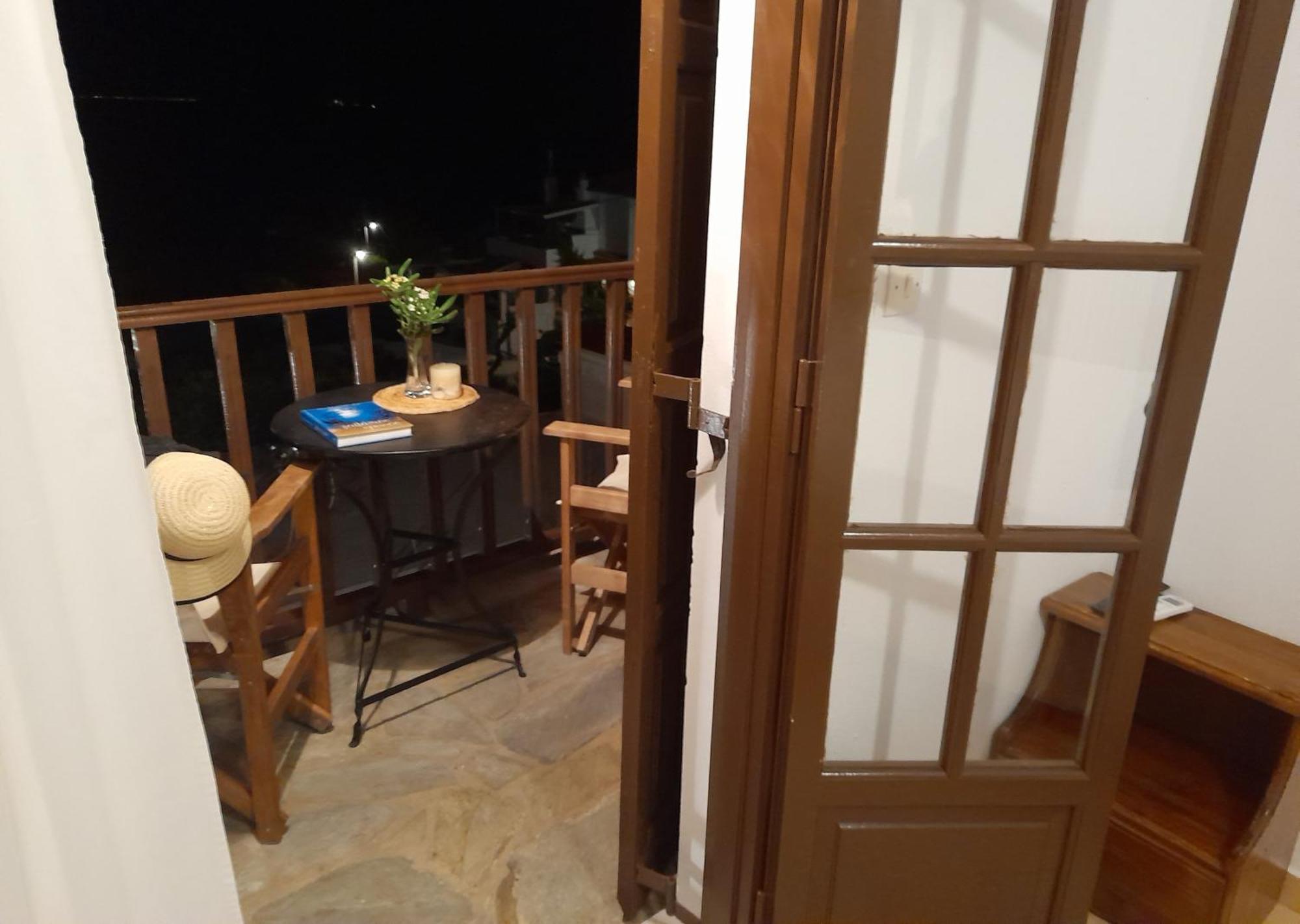 Lilian Beachfront Apartments Нео Клима Екстериор снимка