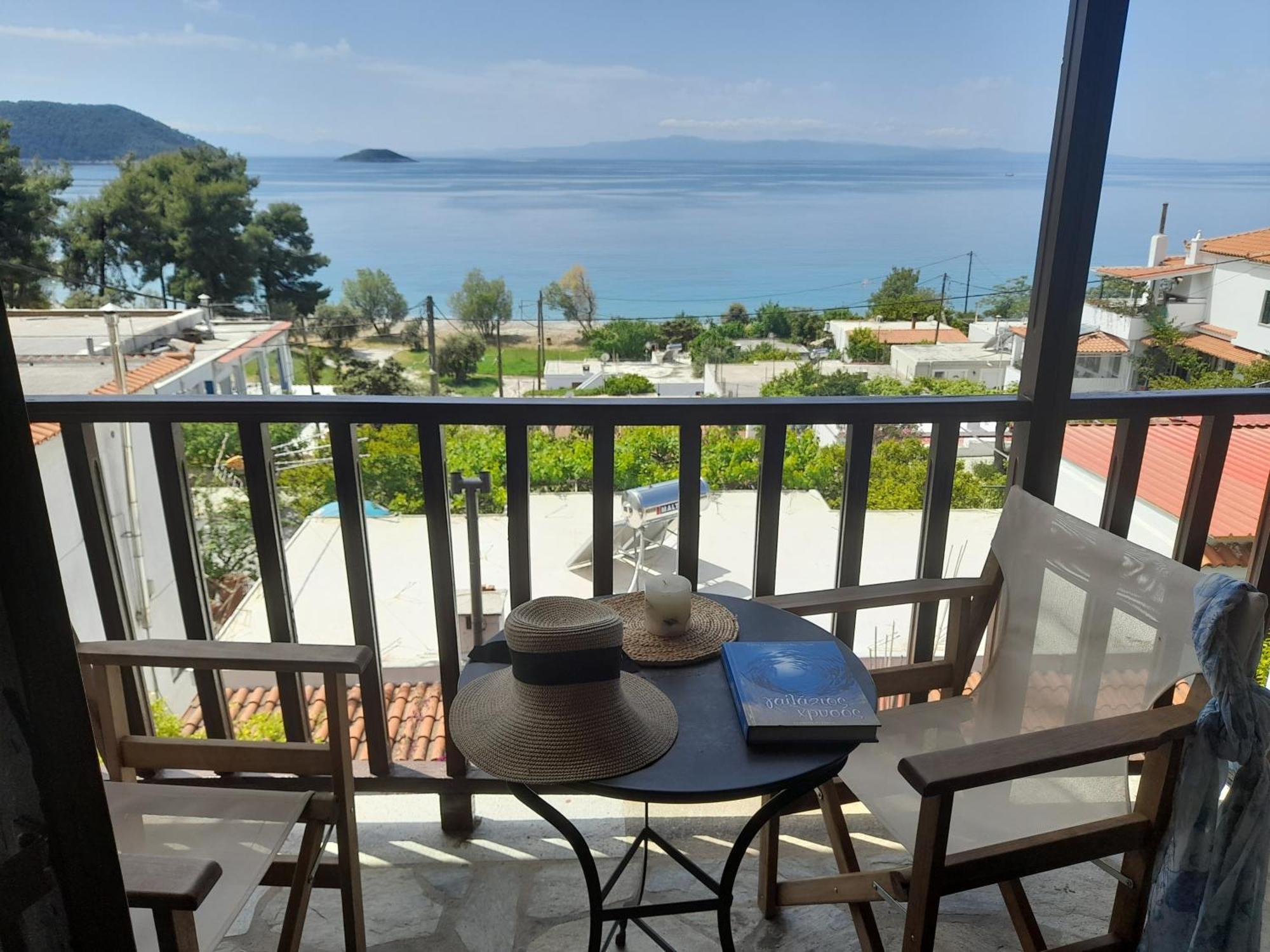 Lilian Beachfront Apartments Нео Клима Екстериор снимка
