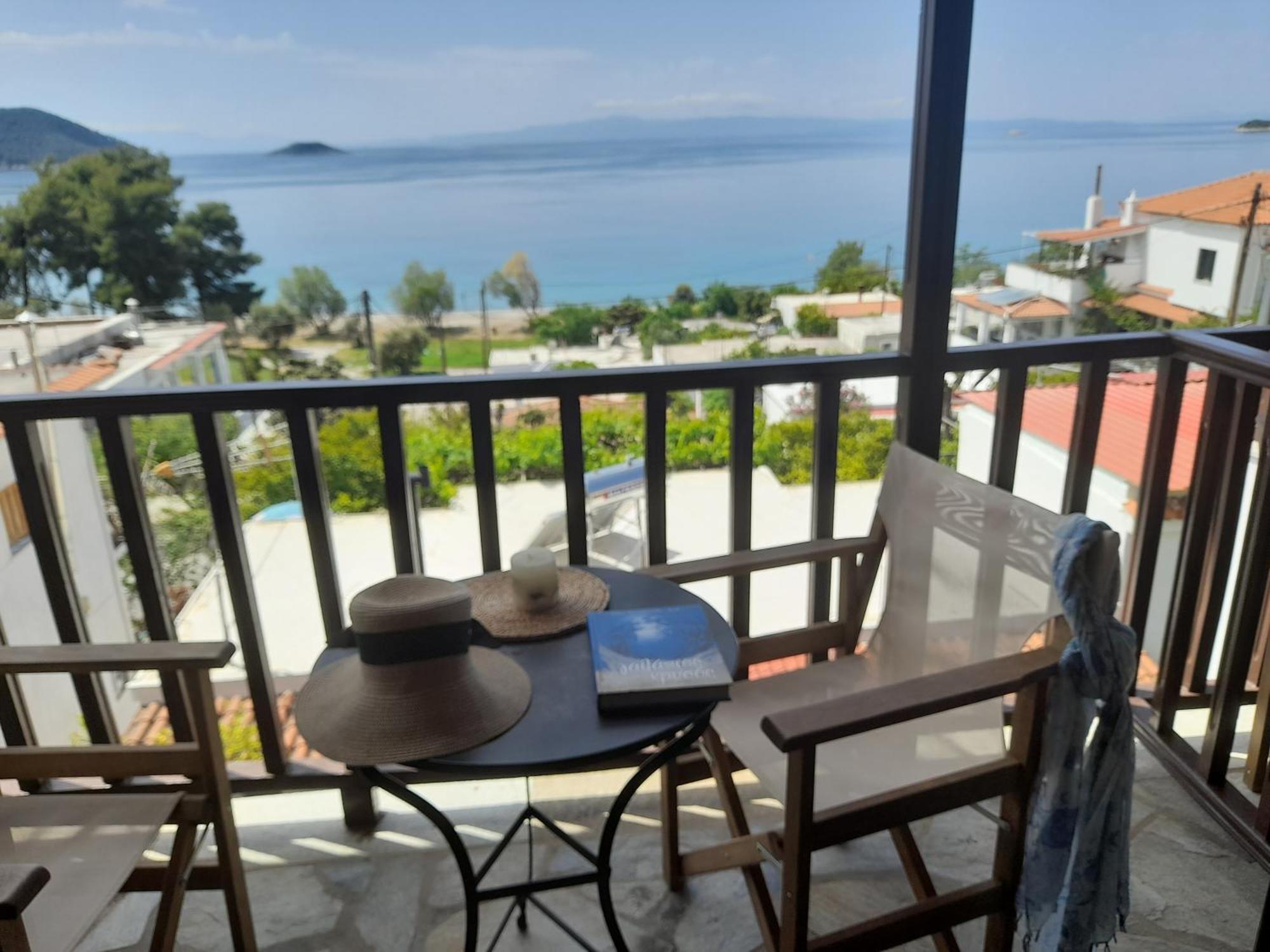 Lilian Beachfront Apartments Нео Клима Екстериор снимка