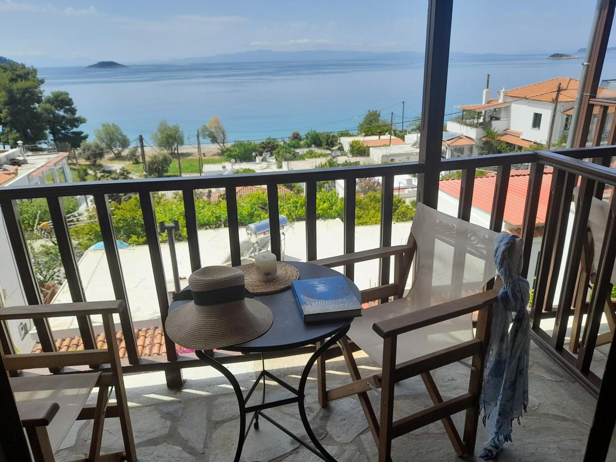 Lilian Beachfront Apartments Нео Клима Екстериор снимка