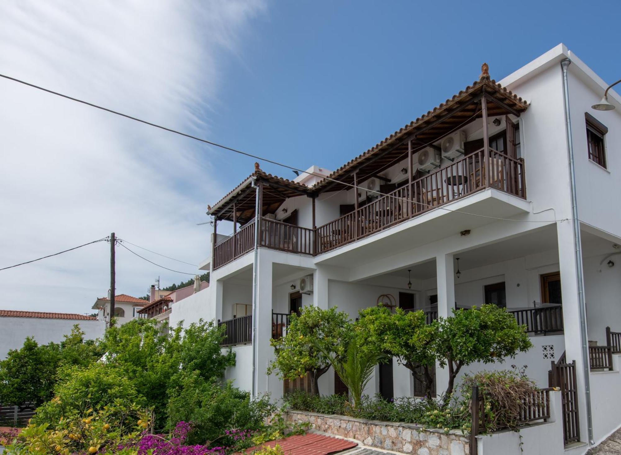 Lilian Beachfront Apartments Нео Клима Екстериор снимка