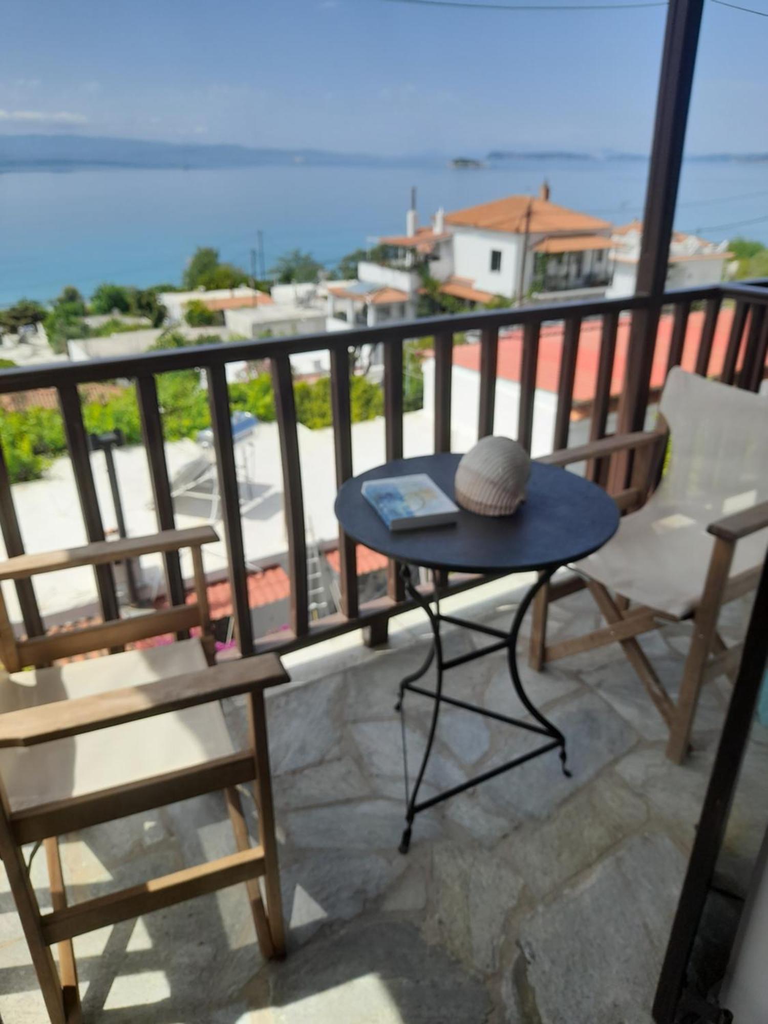 Lilian Beachfront Apartments Нео Клима Екстериор снимка